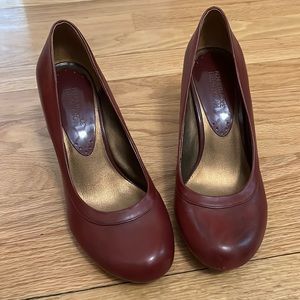 Kenneth Cole Heels SZ 7.5